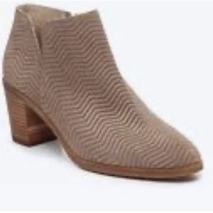 Lucky Brand Tan Suede Pickla Booties GUC Size 8.5